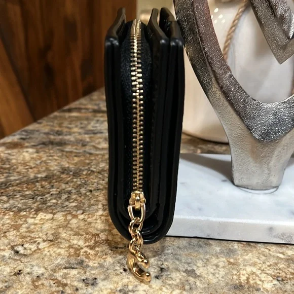 COACH NWT SNAP WALLET